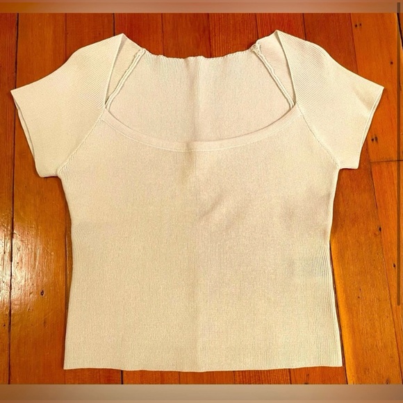 NWOT Neutral Cream Colour Scoop Neck Knit Short Sleeve Crop Top. Size S - Picture 2 of 3